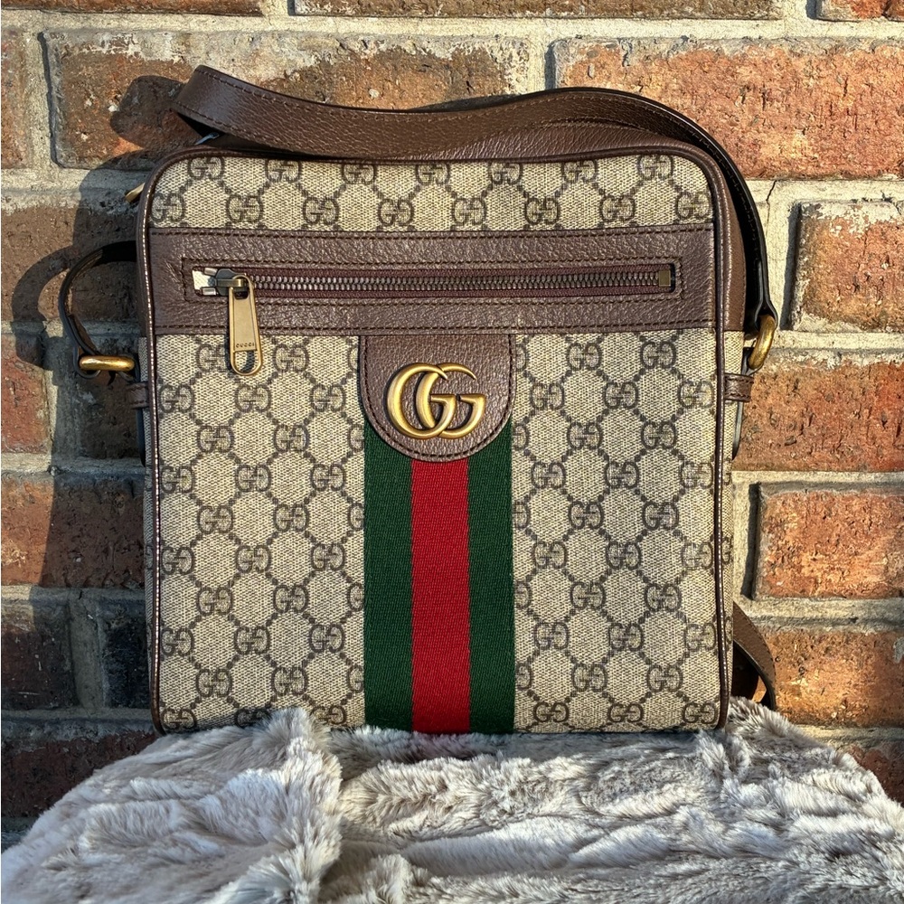 👔 Gucci Ophidia Beige GG Canvas Crossbody with Red and Green Stripe Like New